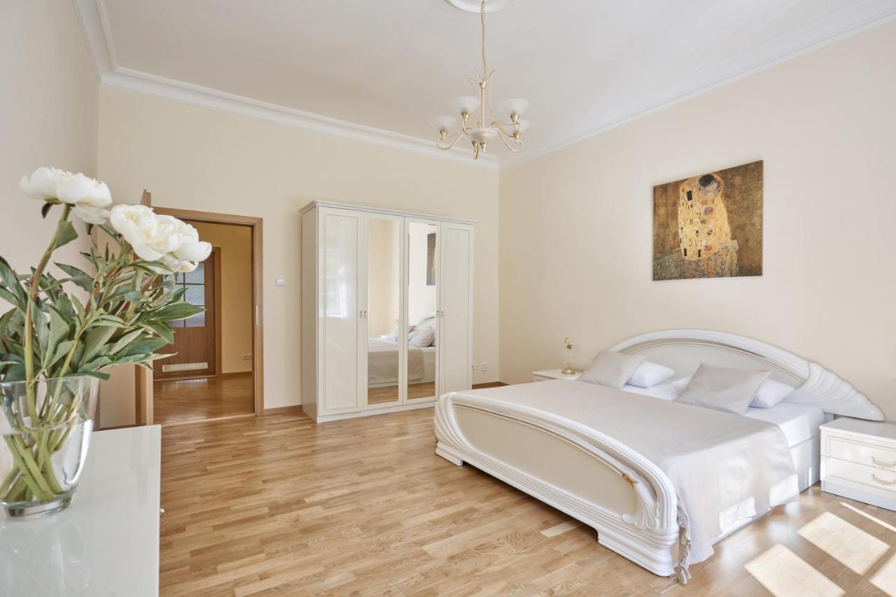 Villa Deluxe Apartments Karlowe Wary Zewnętrze zdjęcie